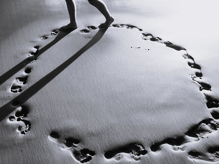beach-sun-footprints-sand-d698fe5749fea5c25db238c324a7c3ce.jpg