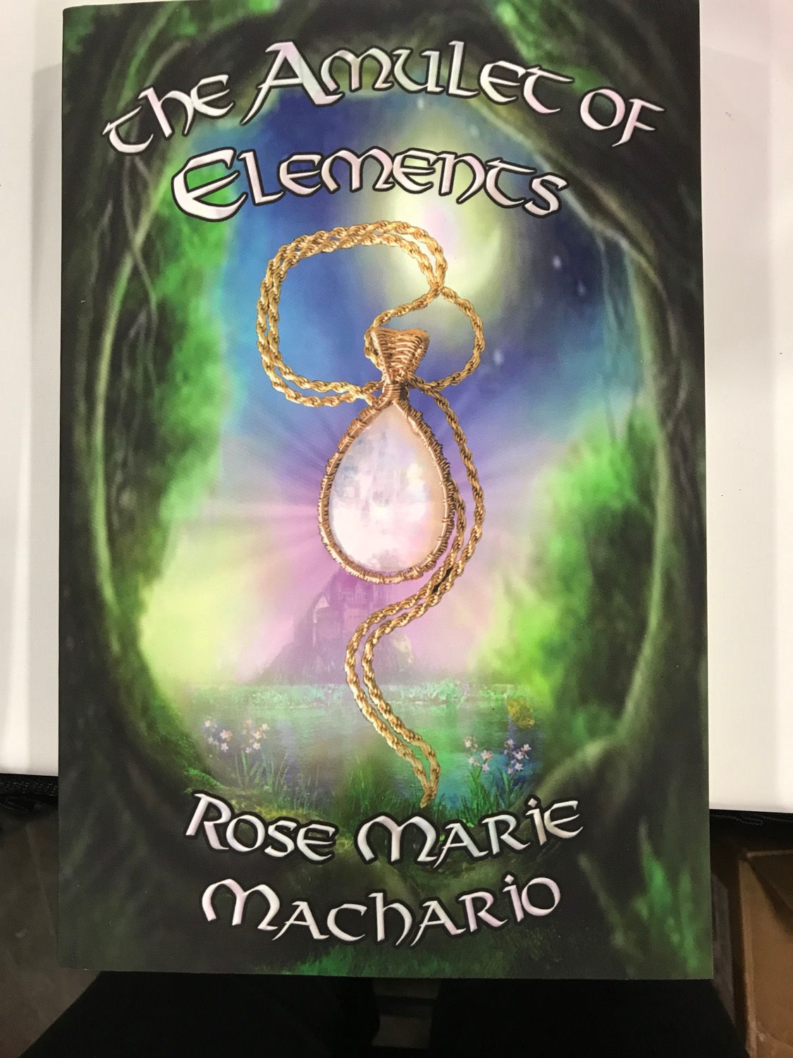 The Amulet of Elements /Print Copies
