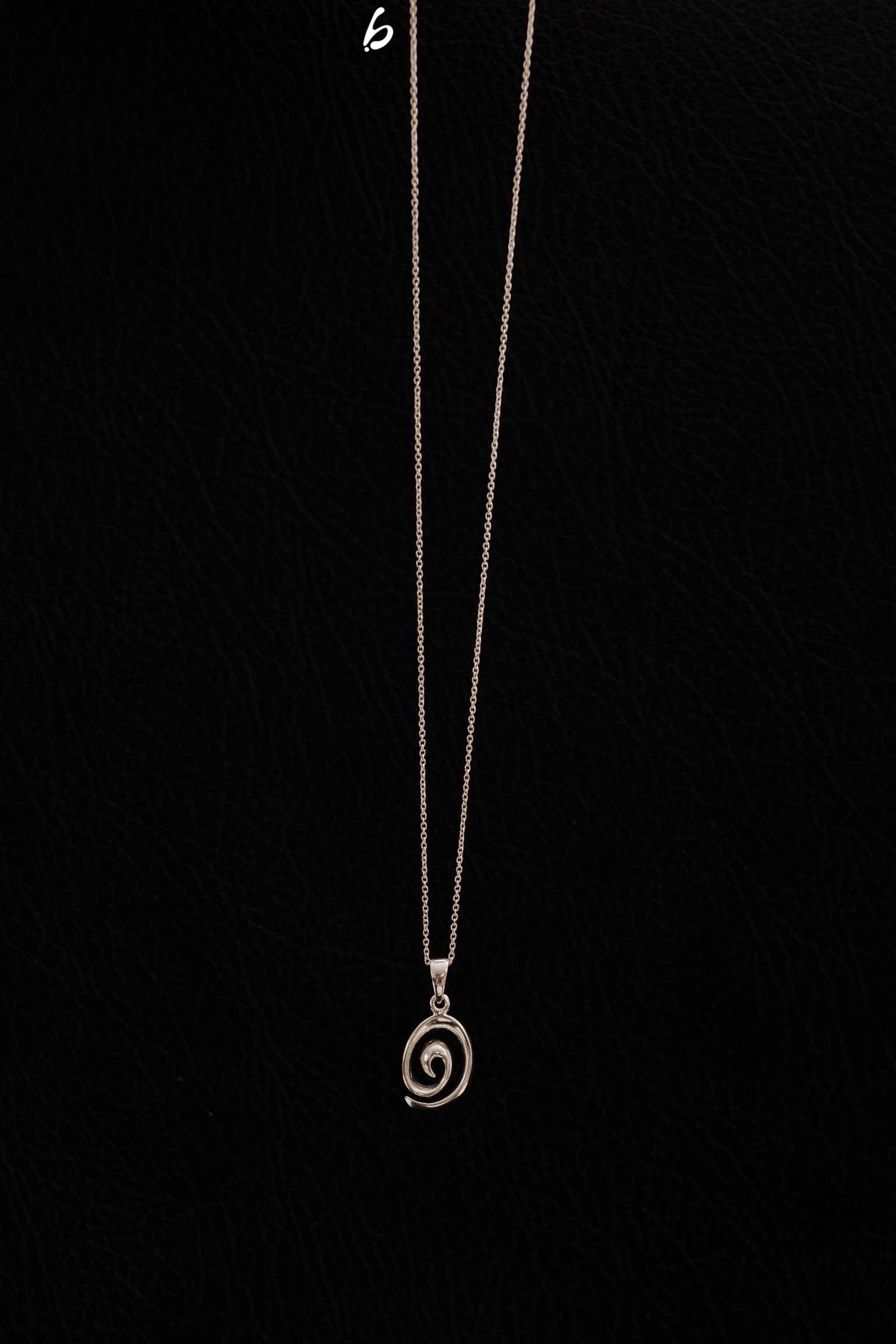 Silver swirl necklace