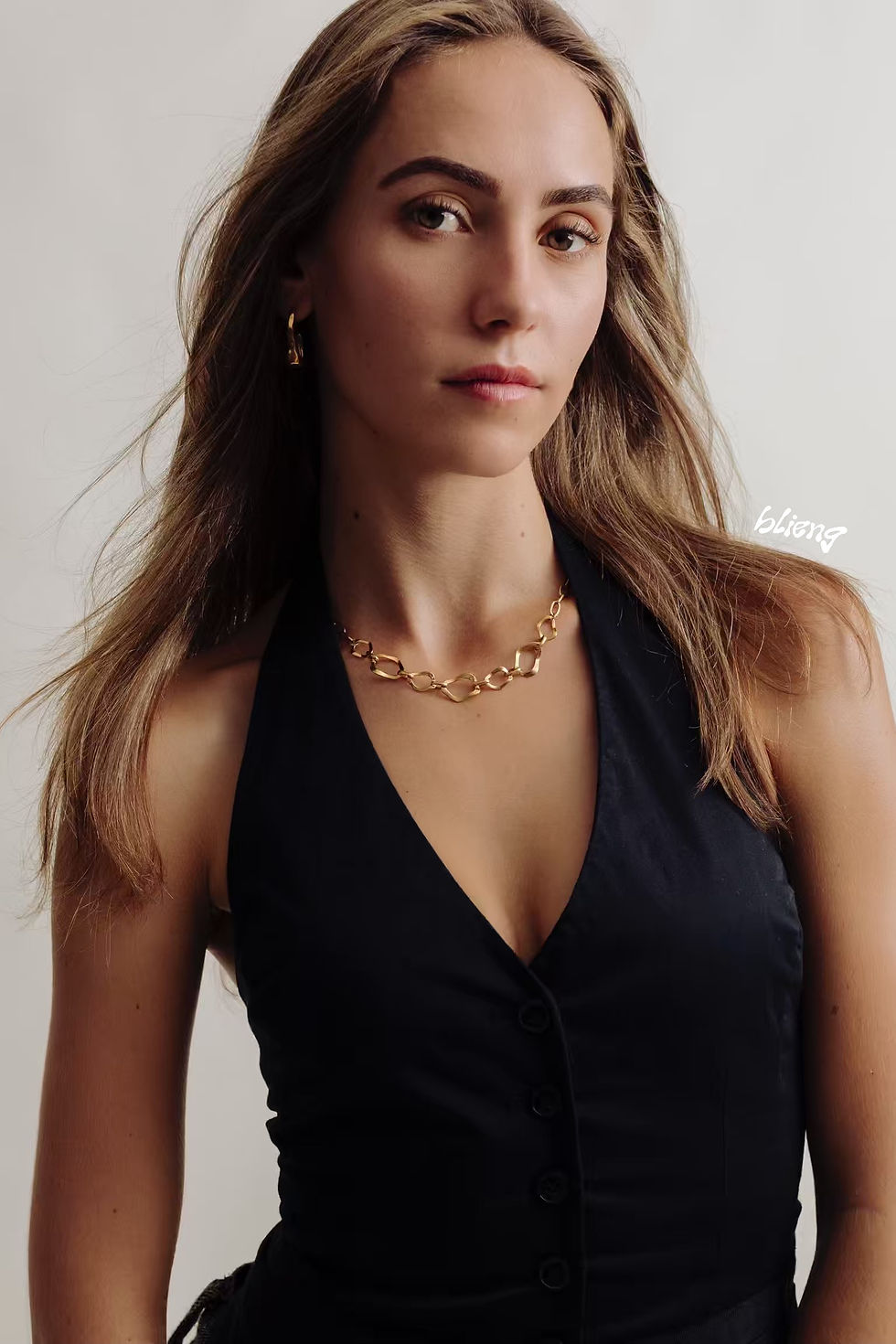 Thumbnail: Moulded gold plated interlinked necklace
