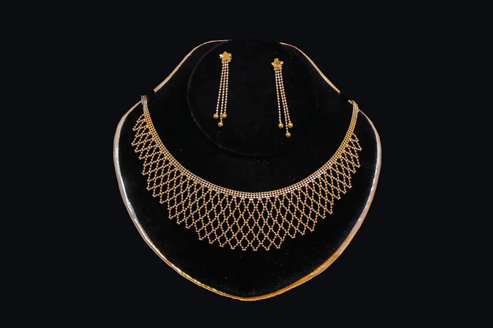 Hosting a Jewelry Party: Showcasing Handcrafted Pieces
