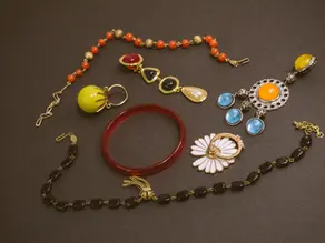 Choosing Handcrafted Jewelry for Gifting: The Perfect Touch of Elegance