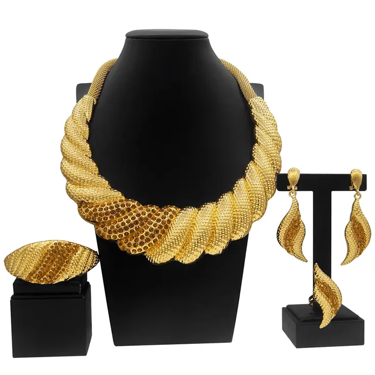Dubai 24K Surround Necklace Jewelry Set