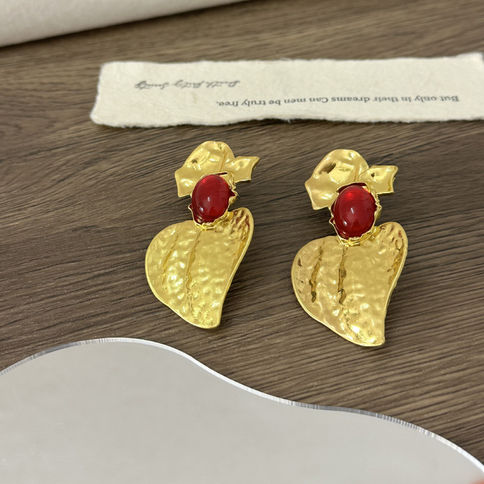 Gorgeous Metal Golden Leaf Shaped Dangle Earrings for Women
