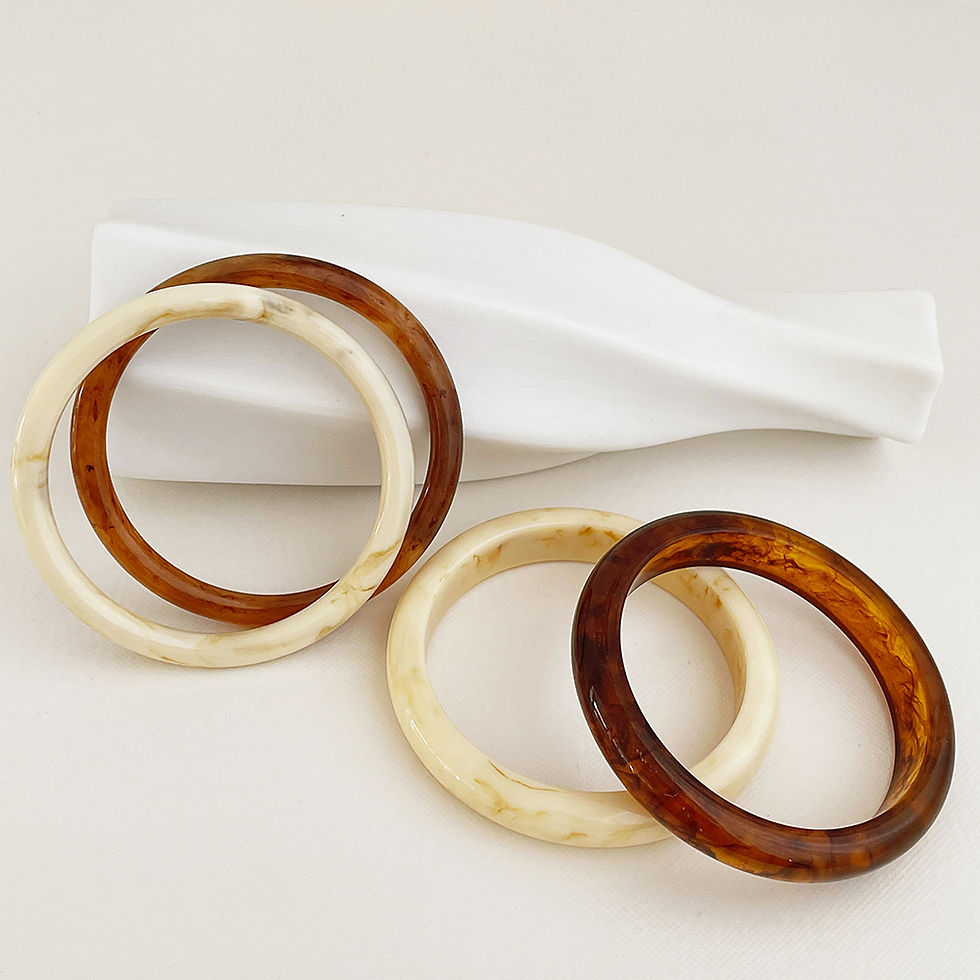Resin Acrylic Tortoiseshell Round Cuff Bangle