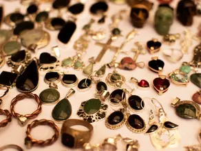 Crafting the Perfect Piece: How to Choose the Right Materials for Your Jewelry