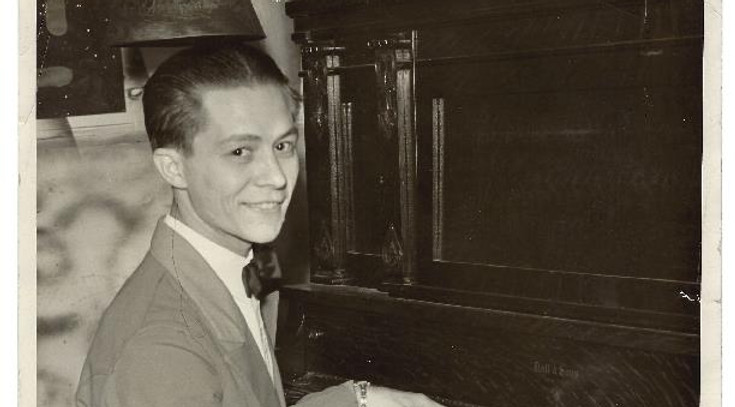 Albert Barbush at Piano.jpg