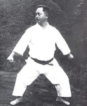Kenwa Mabuni in Shiko Dachi