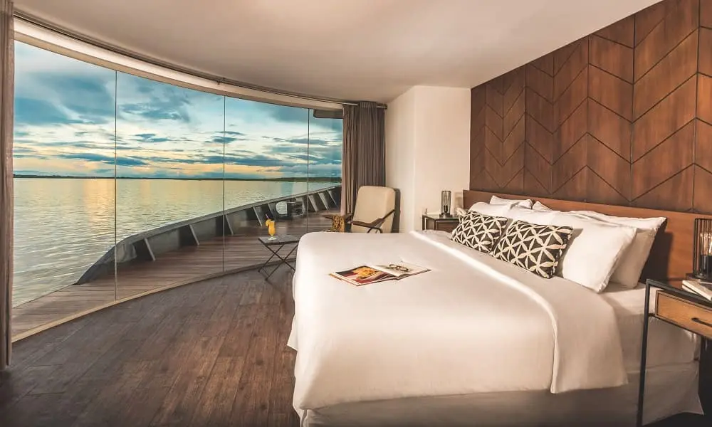 Zafiro-Luxury-Amazon-Cruise_Master-Suite5-1.webp