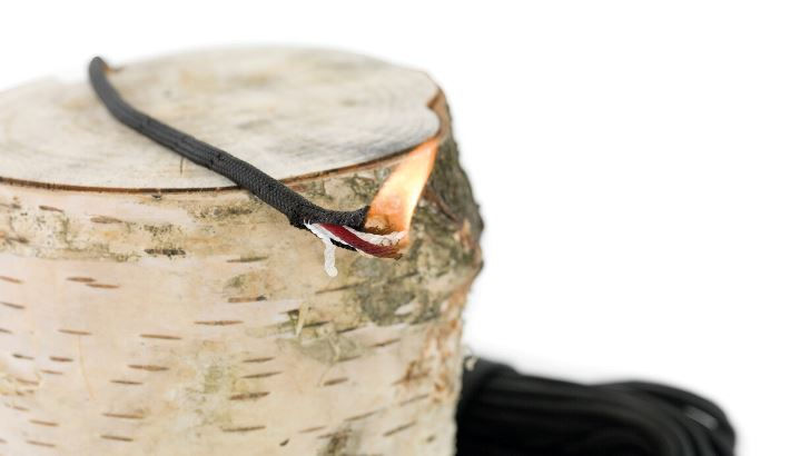 burning Robens - Paracord With Tinder