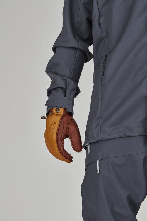 Hestra Wakayama 5 Finger - Cork & Brown - man hiking