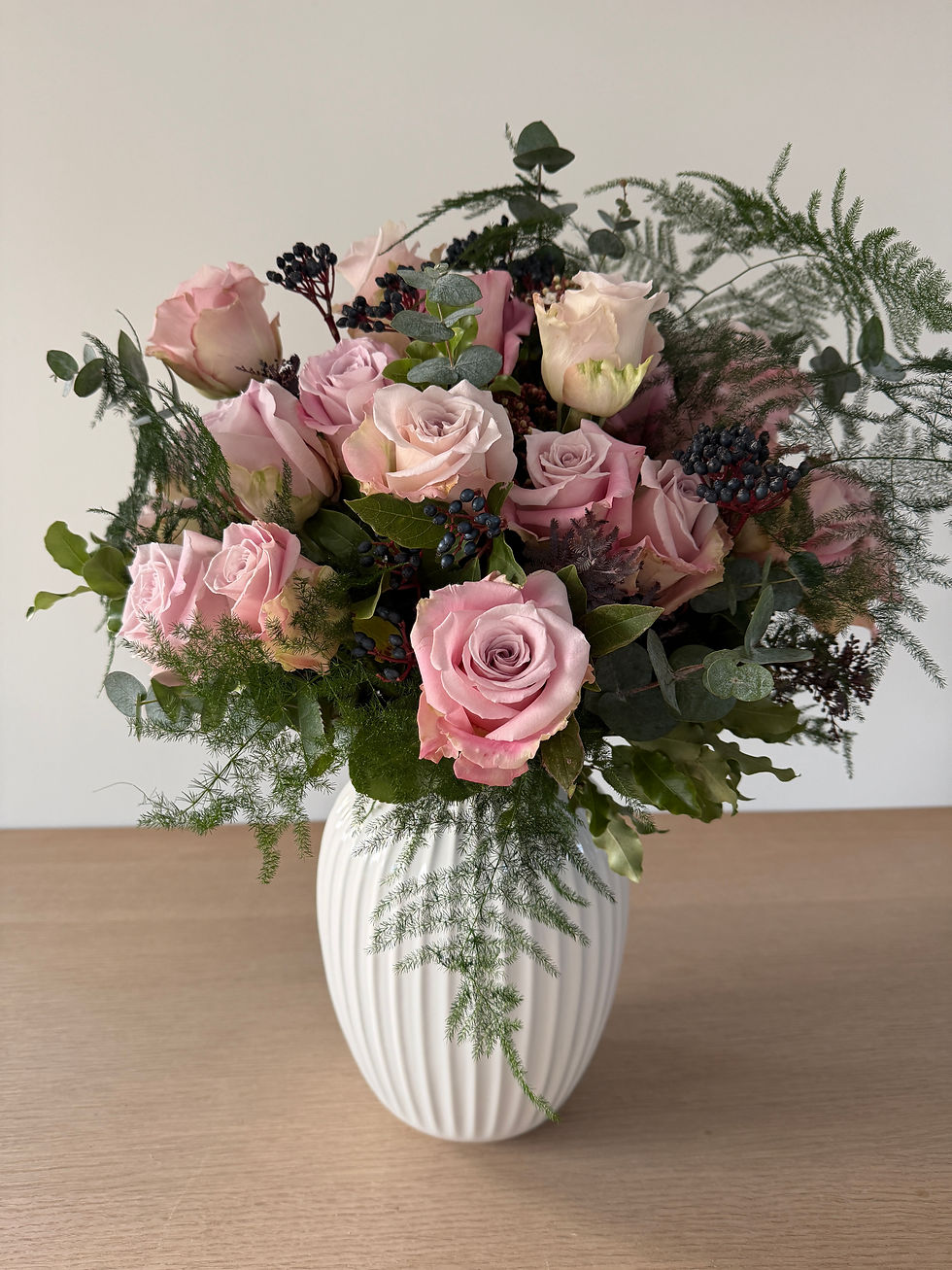 24 Large Headed Luxurious Pink Roses in a Kähler Vase