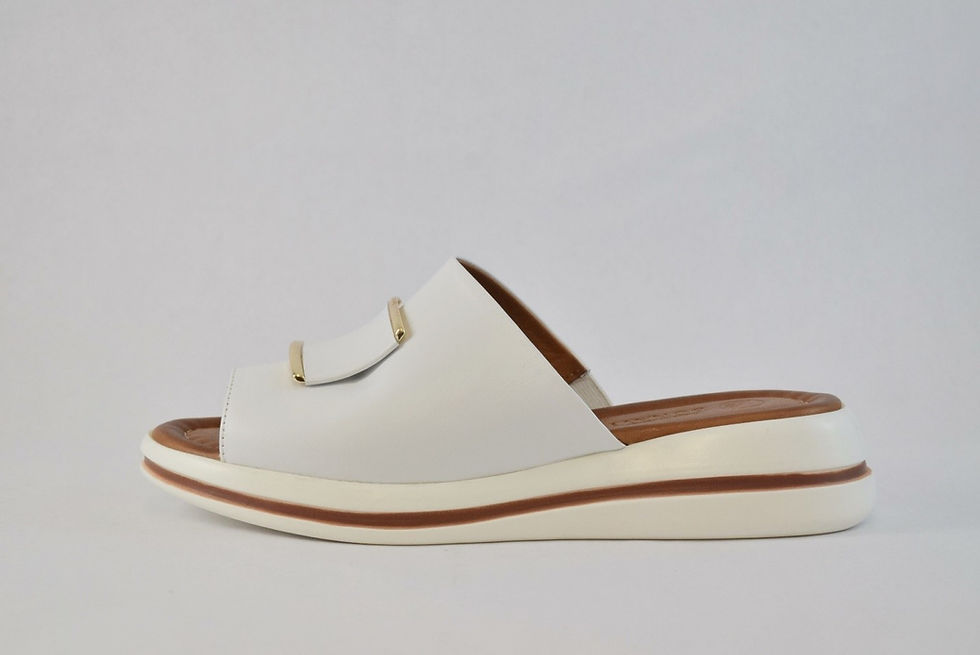 Thumbnail: Bonavi Rodos Leather Sandal