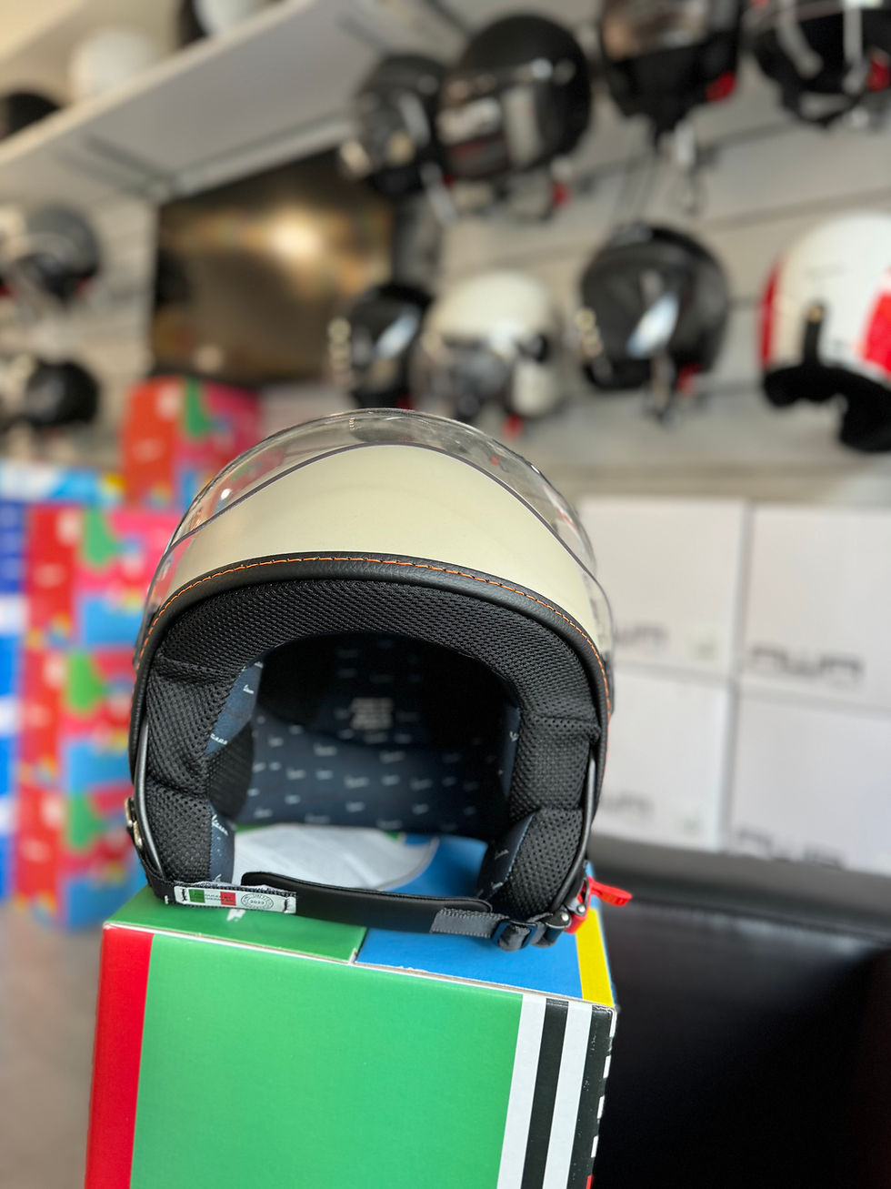 Miniatura: Casco vespa GTV sabbia opaco