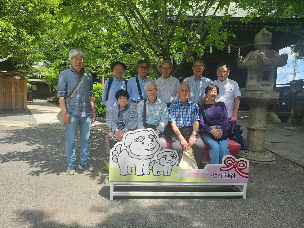 後列左から　川下さん（S55経）木島さん（S51社）竹村さん（S56経）細田さん（S54経）岩下さん（S49法）田中さん（H1経）