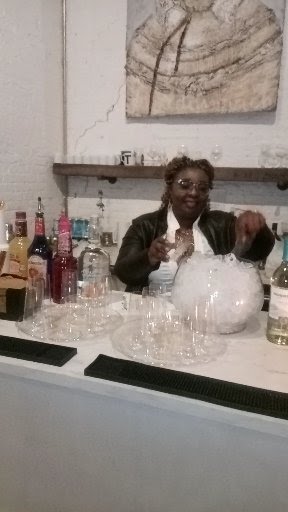 Mixologist in action