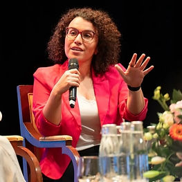 Cosmetic gynecology procedures in Dubai performed by Consultant Gynecologist Dr. Kubra Altintas