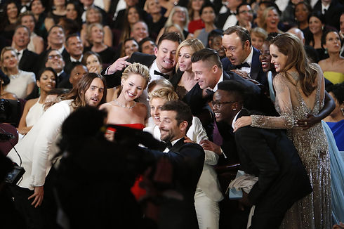 la-et-mn-oscars-ellen-degeneres-jennifer