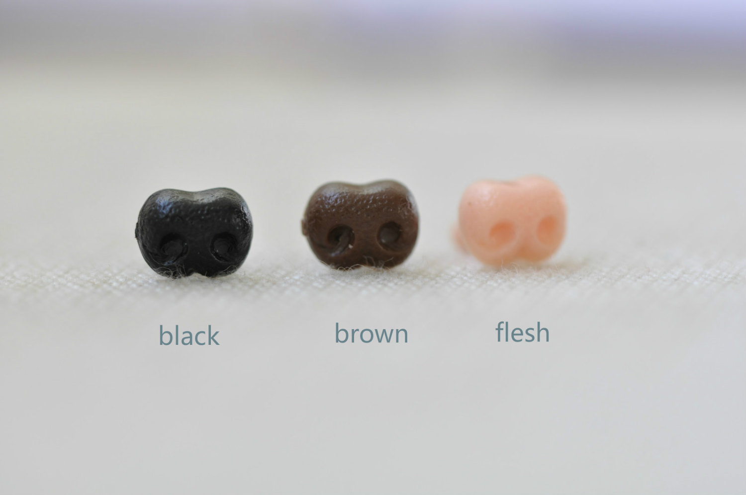 10mm plastic nose for animal pompom