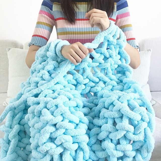 Arm Knit Blanket Small