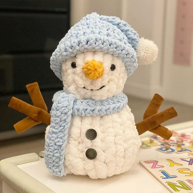Crochet Snowman Cushion