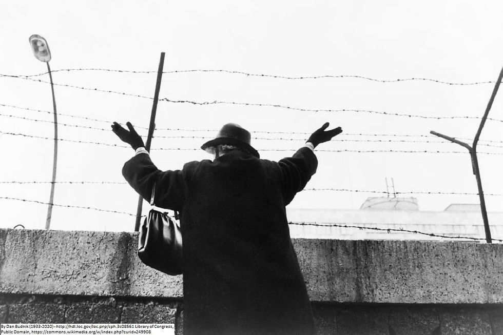 Le désarroi des familles séparées par le Mur de Berlin.
