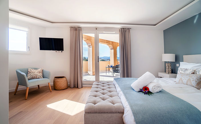 Location-saisoniere-forrent-villa-appartment-appartement-vacances-sainttropez-cavalaire-ra