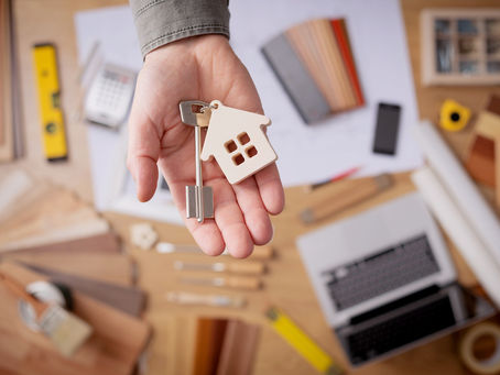 Déléguer ou gérer soi-même : le vrai coût de la gestion locative en 2025