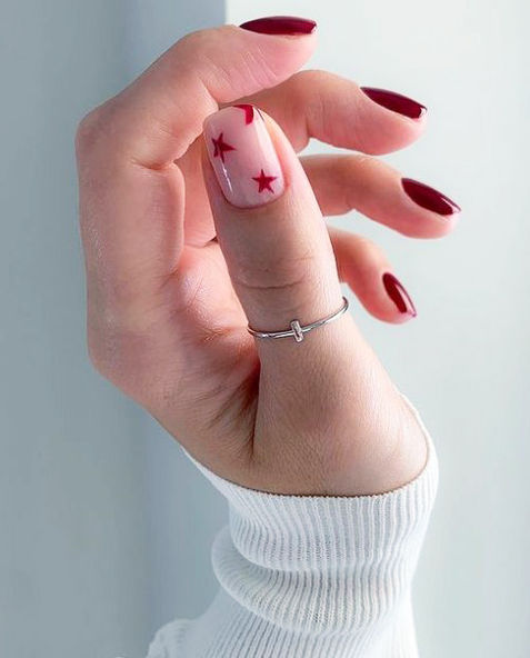 Nail salon Nails manicure pedicure mani pedi capsules gel polish manucurist cavalaire saint