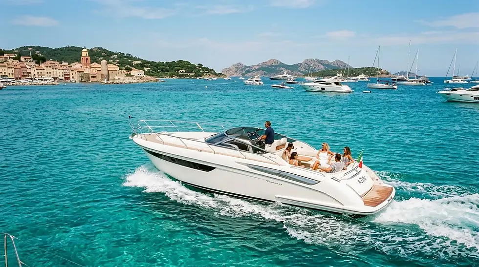 Louer un bateau dans le golfe de Saint-Tropez : avec ou sans permis, mouillages et îles à découvrir