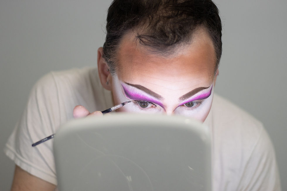 drag queen makeup eyes mirror