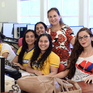 Professora Goreth protocola projeto de lei para promover mulheres e meninas em espaços de liderança