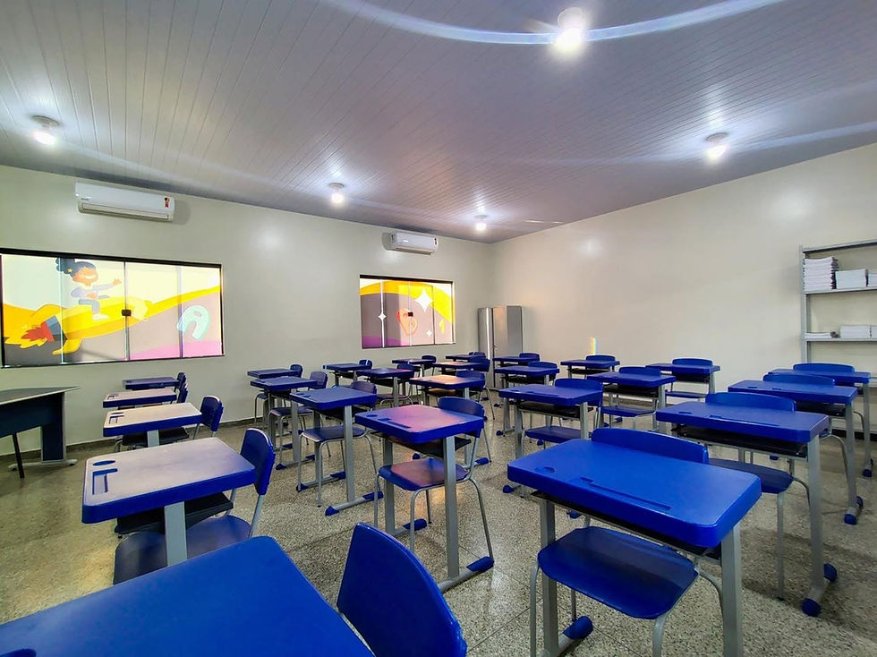 Escola conta com nove salas de aula, biblioteca, sala de informática, cozinha, banheiros e outros ambientes escolares