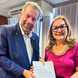 Em reunião com o Ministro Lupi, Professora Goreth cobra celeridade na reforma da agência da Previdência Social em Macapá, no AP