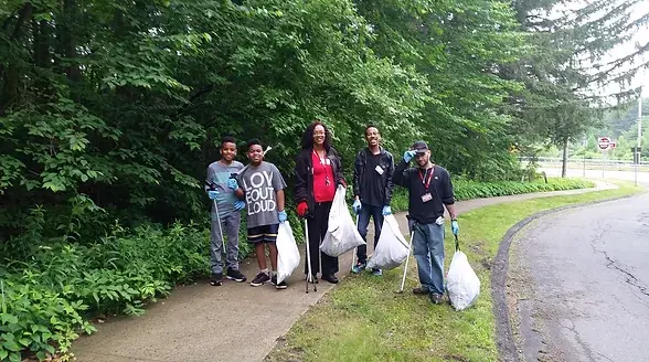 litter-awareness-trash-cleanup-volunteers-27