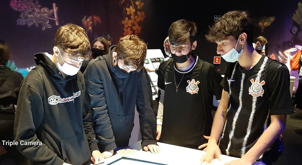 Estudantes do 1º ano EM visitando a Exposição: Darwin, o Original - Foto: Marupiara.Net