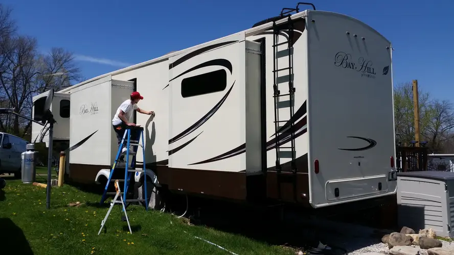 executive-auto-detail-detailed-rv