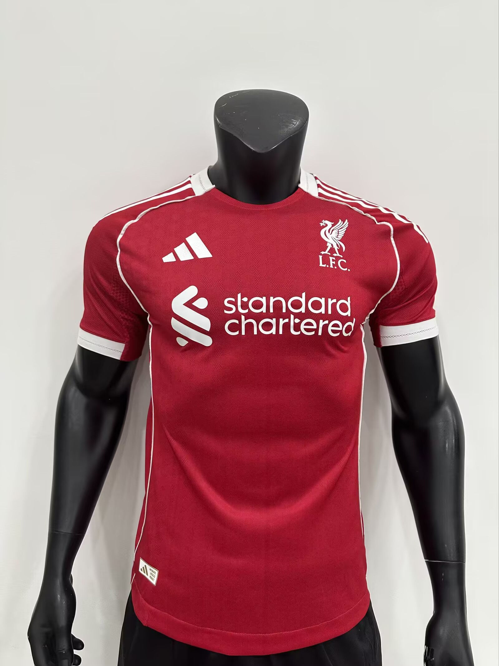 Liverpool home 25-26 player version