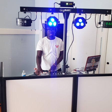 DJ