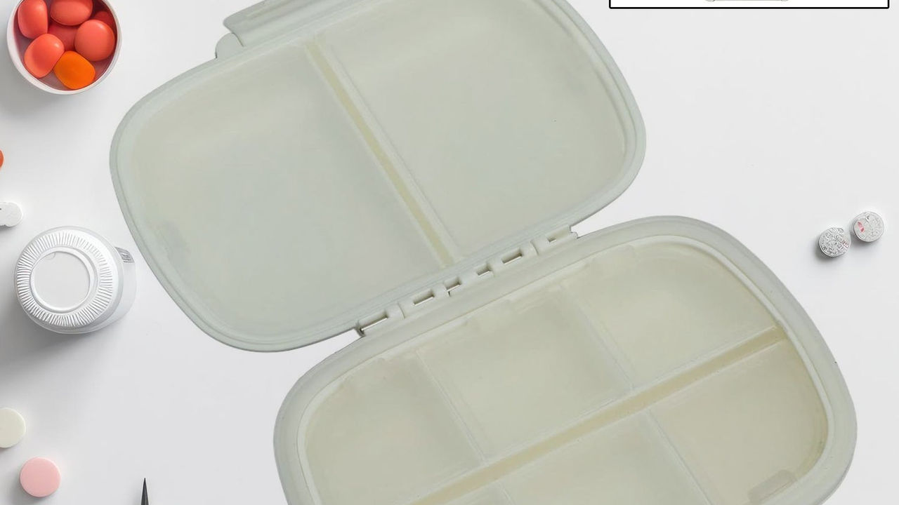 8-Compartment Medicine Divider Box