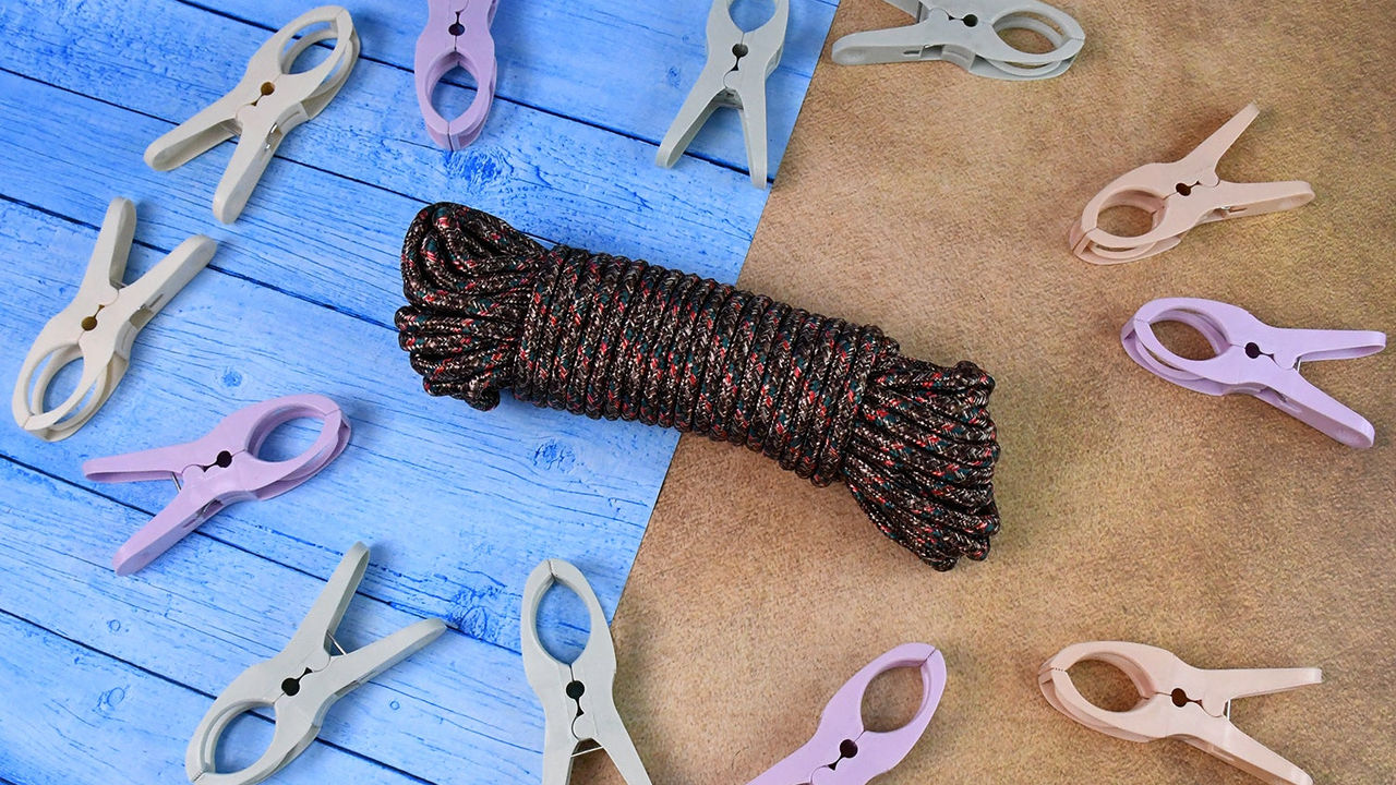 Cloth Drying Rope with Clips (12 Pcs)