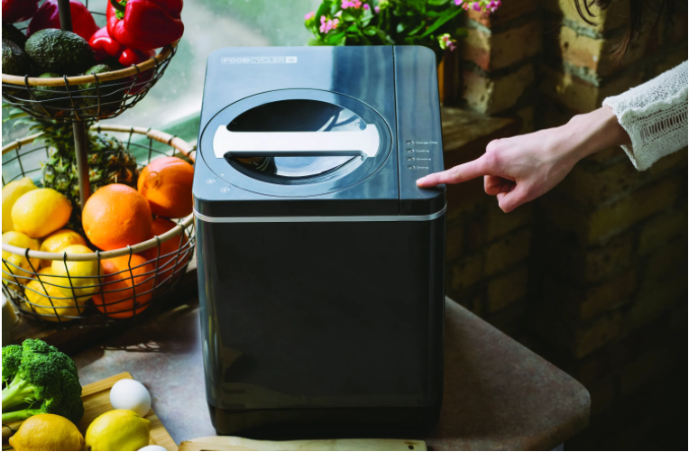 apartment composting methods, zero waste, food recycling, food waste management, gardening, food cycler