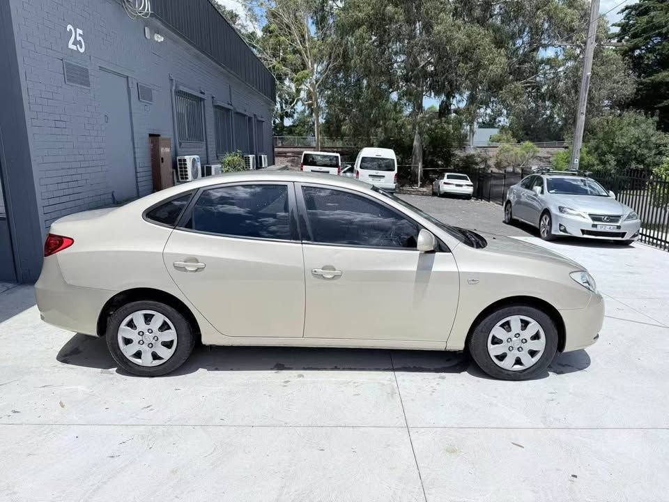 Thumbnail: 2011 Hyundai Elantra