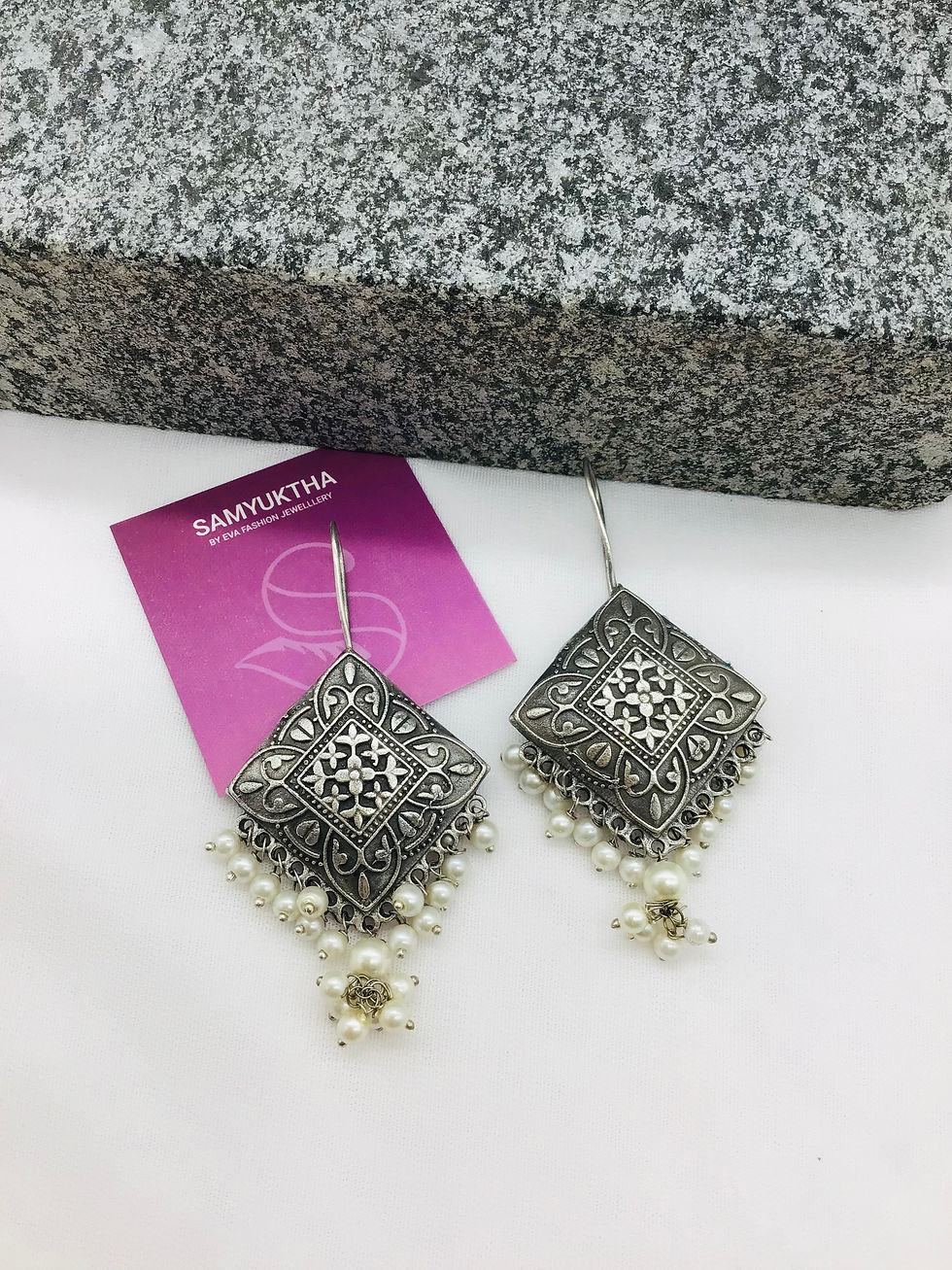 Kripa hanging earrings with beads