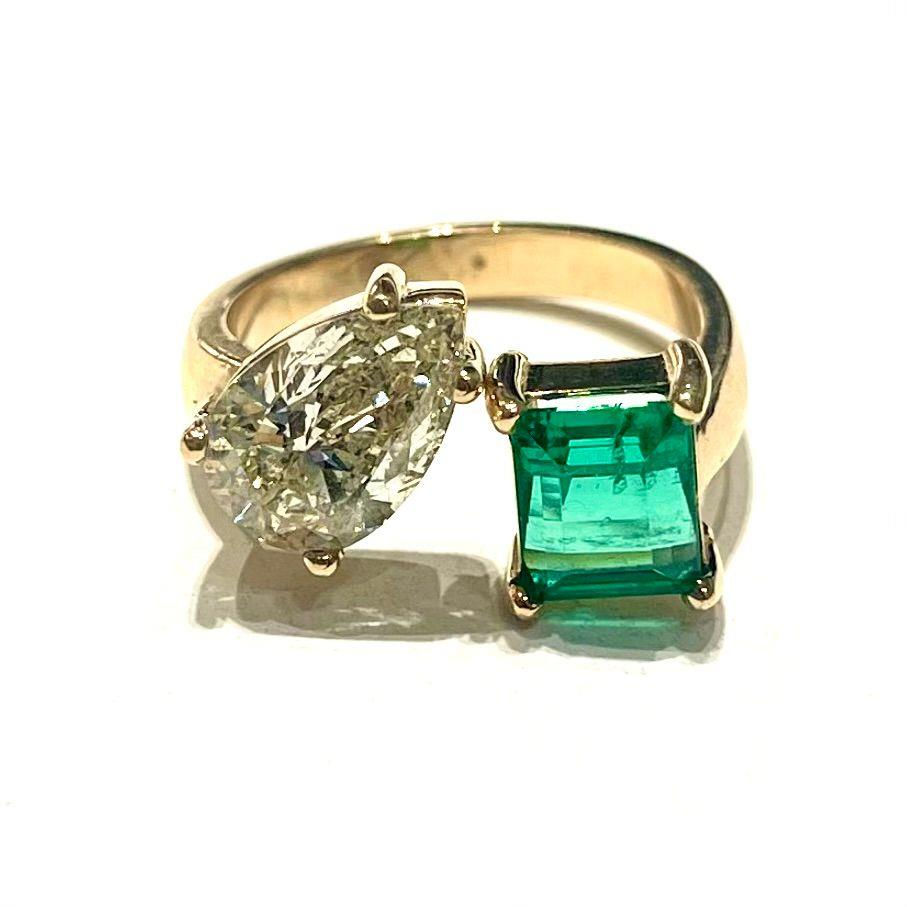GIA 1.57CT COLOMBIAN EMER IGI 2.01CT PEAR DIA 18KT