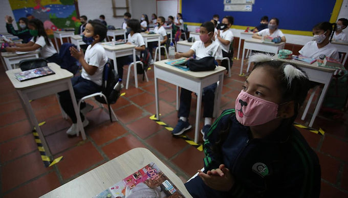 A mediano y corto plazo se debe seguir pensando en la alternancia educativa