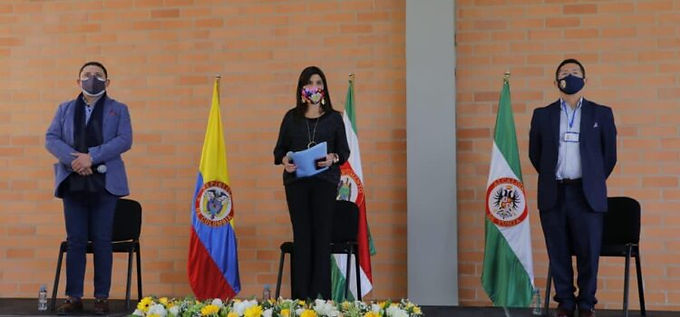 La Ministra de Educación visitó algunos colegios de Sogamoso y Tunja