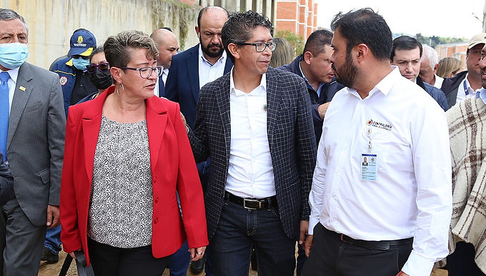 ¿Qué pasó con los dineros prometidos para Torres del Parque y Estancia el Roble?