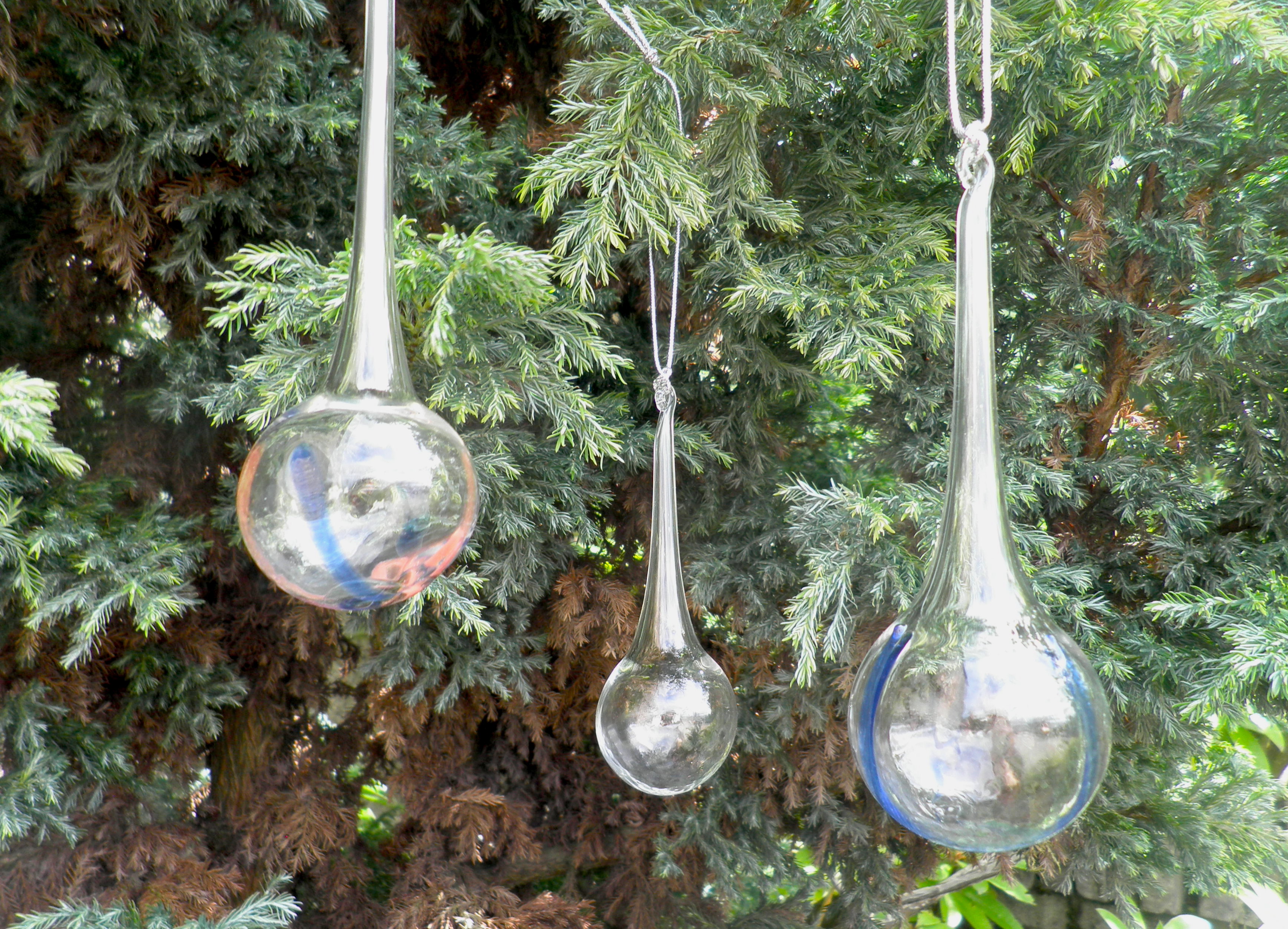 Hanging baubles