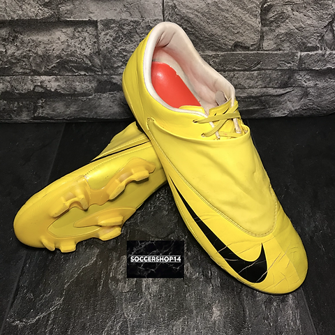 Nike Mercurial サッカーシューズ イエロー/ブラック26.5 Nike Phantom サッカーシューズ 26.5cm ブラック/イエロー